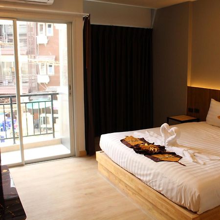 Diva Boutique Hotel Patong Buitenkant foto