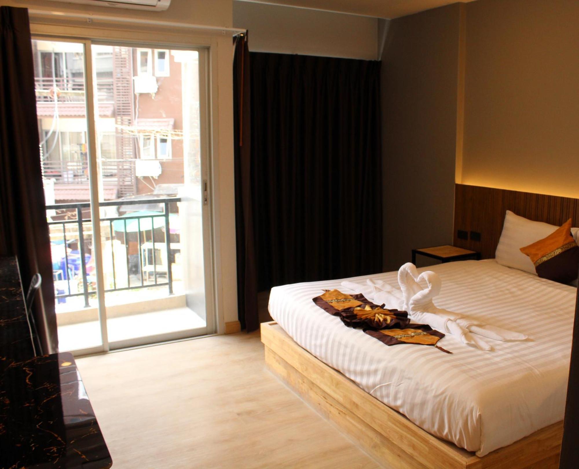 Diva Boutique Hotel Patong Buitenkant foto